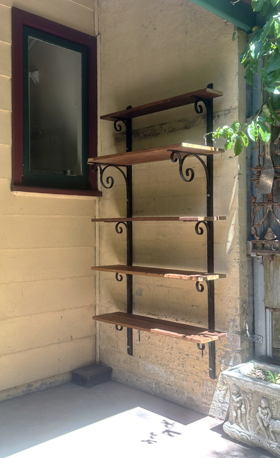 Al's Yard Shelves 01